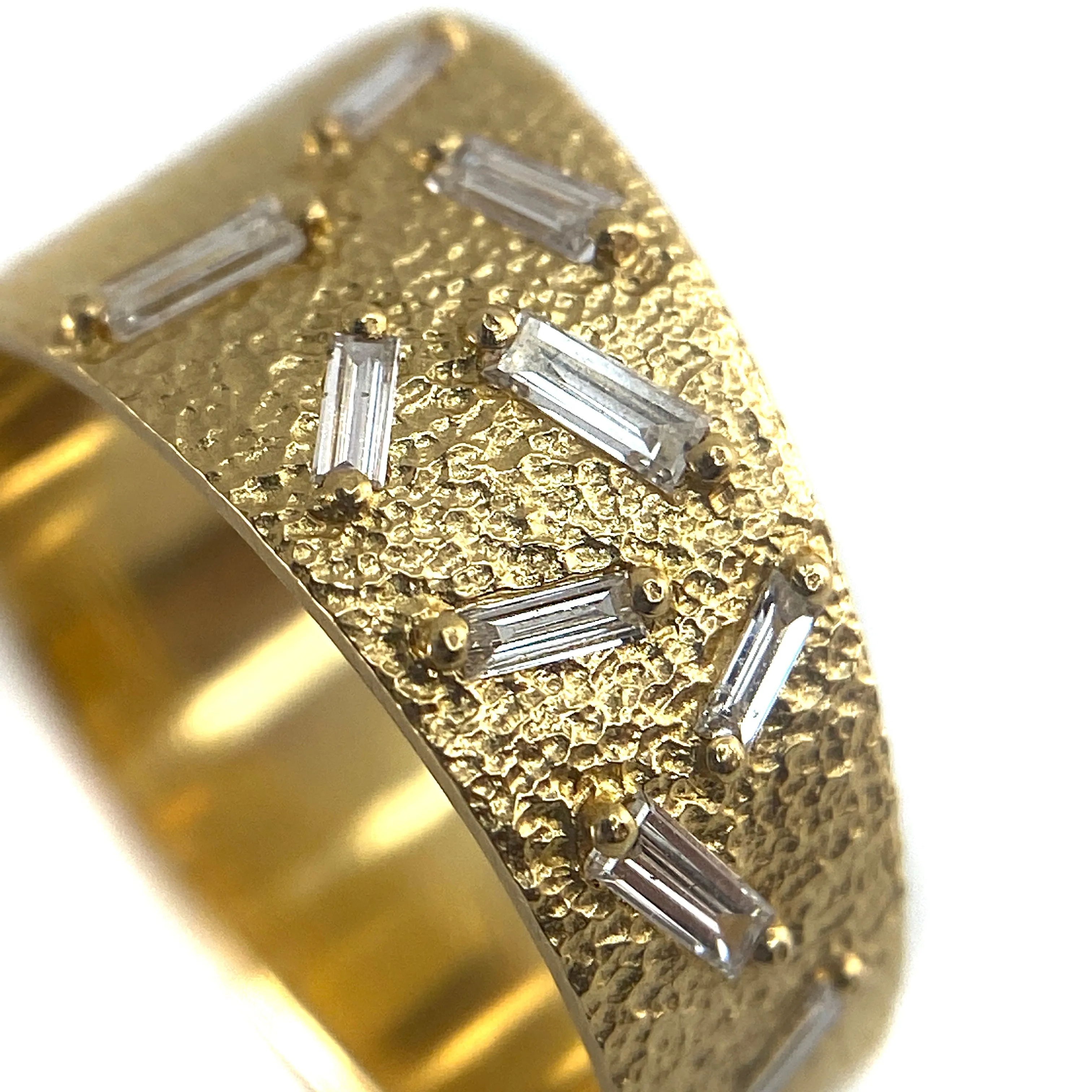 18k Gold Ice Ring