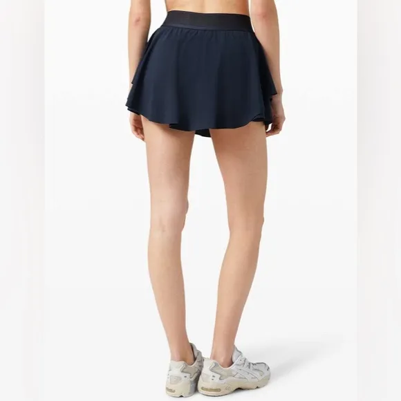 3010 - Lululemon Court Rival High Rise Skirt- Black - size 10