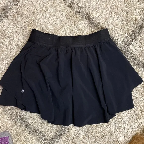 3010 - Lululemon Court Rival High Rise Skirt- Black - size 10