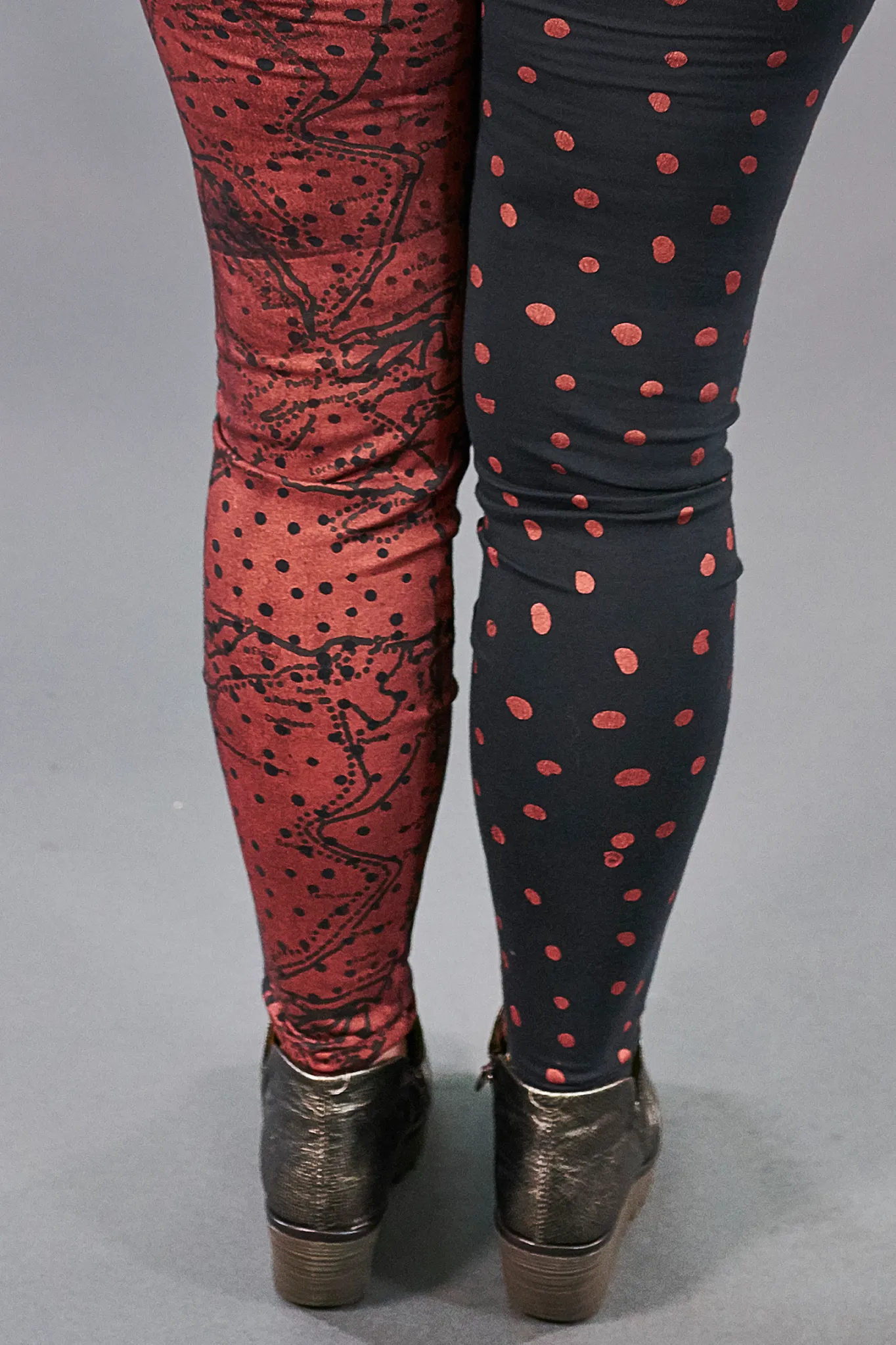 3136 Lightweight Legging-Black-Topography
