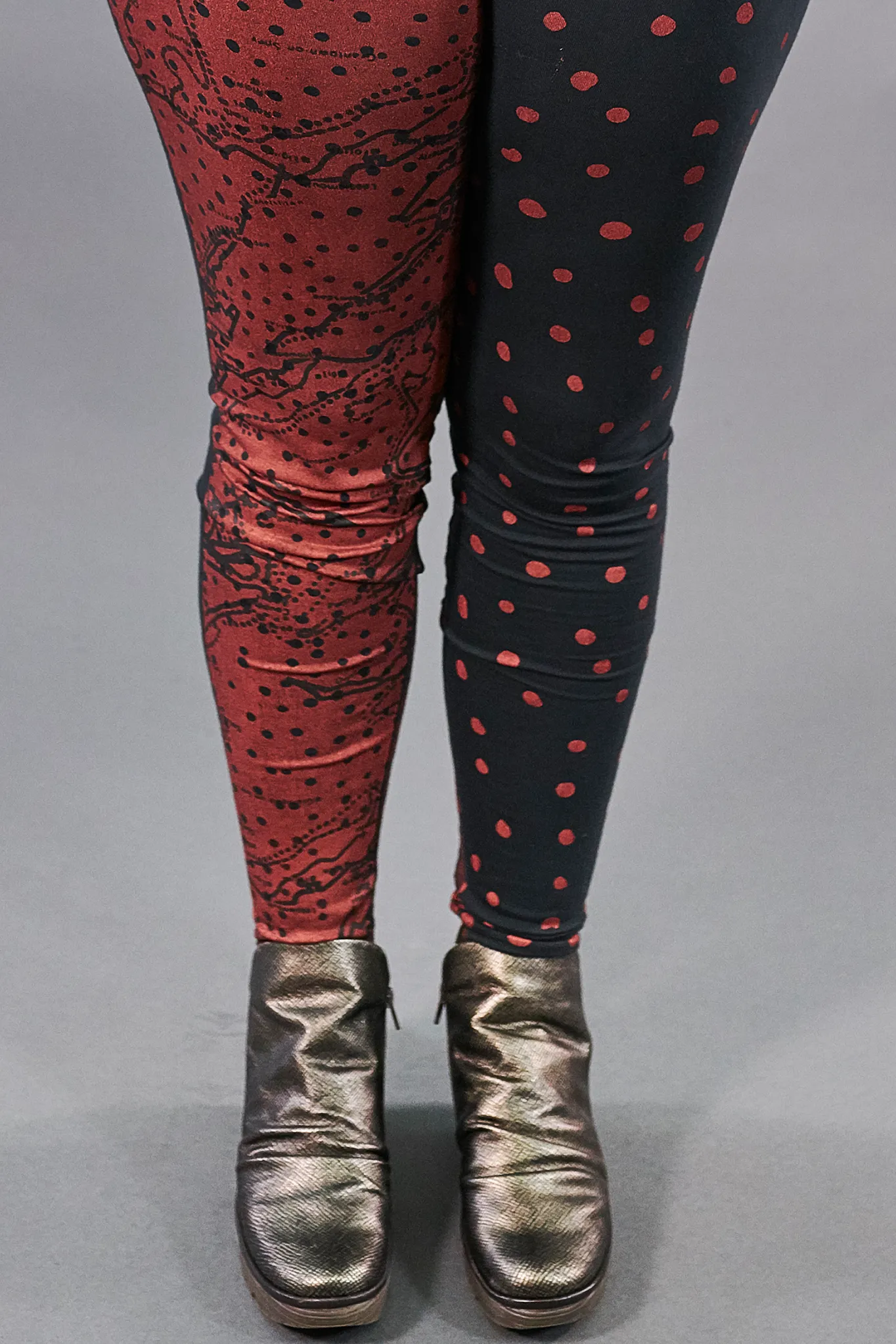 3136 Lightweight Legging-Black-Topography