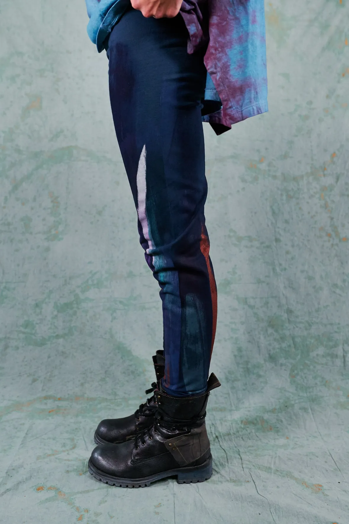 3136 Lightweight Legging-Indigo-Time lapse