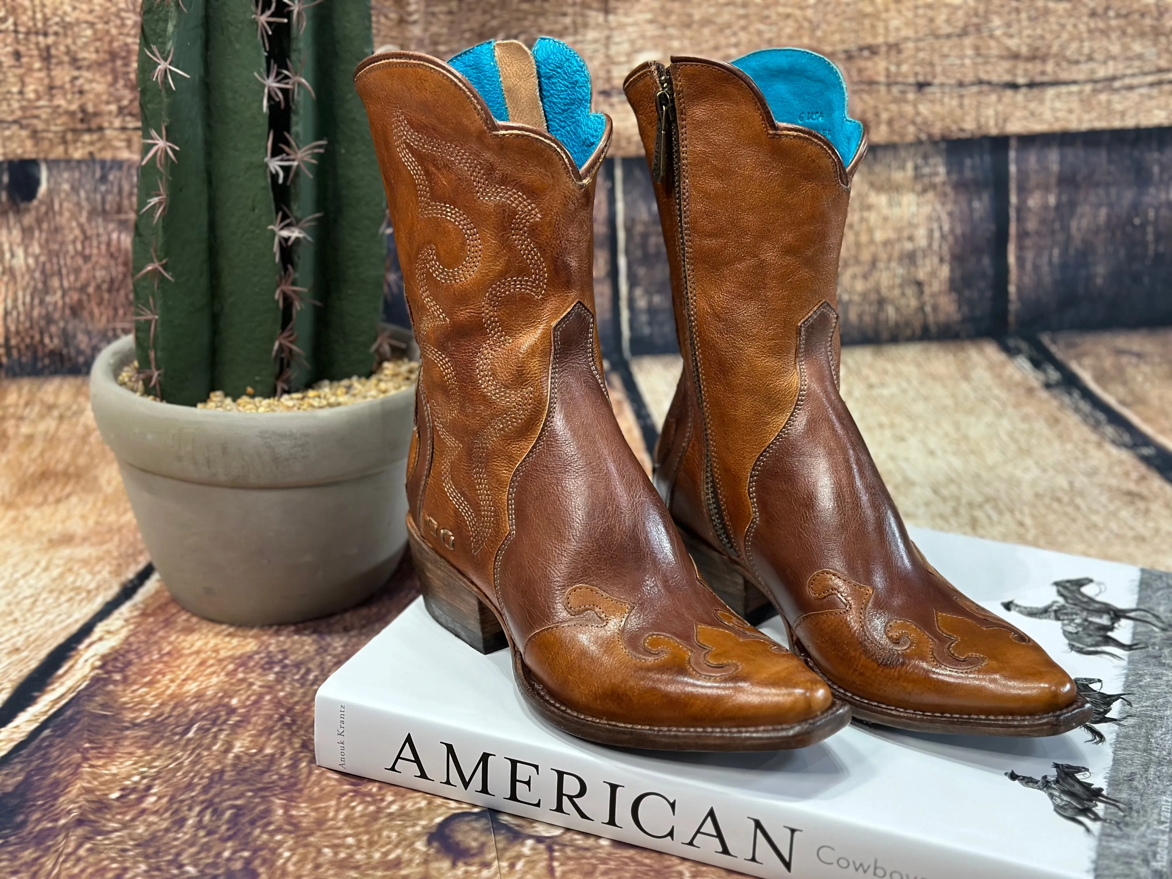 Bedstu Deuce Pecan/Almond Rustic Western Boots