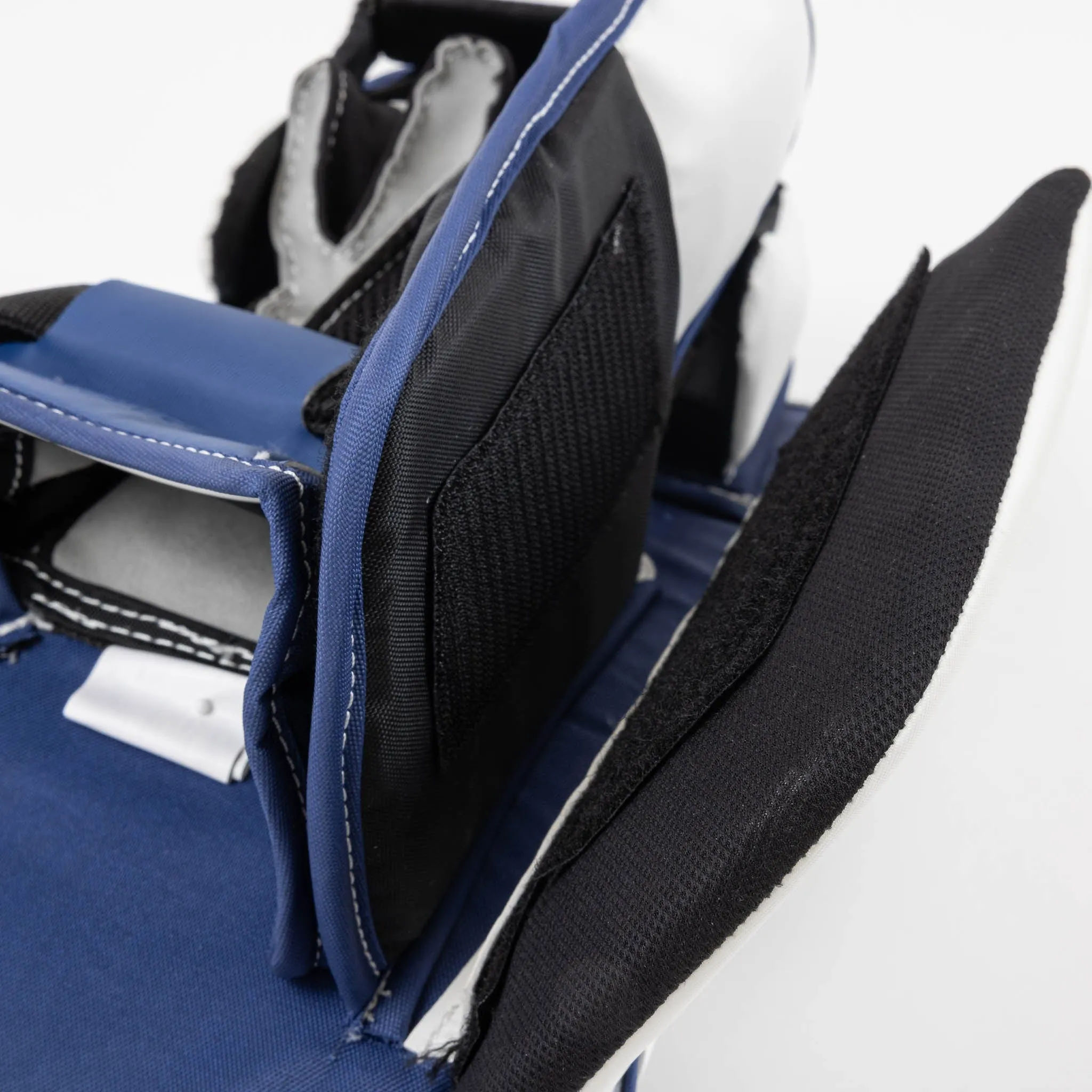 CCM Axis 2.5 Junior Goalie Blocker