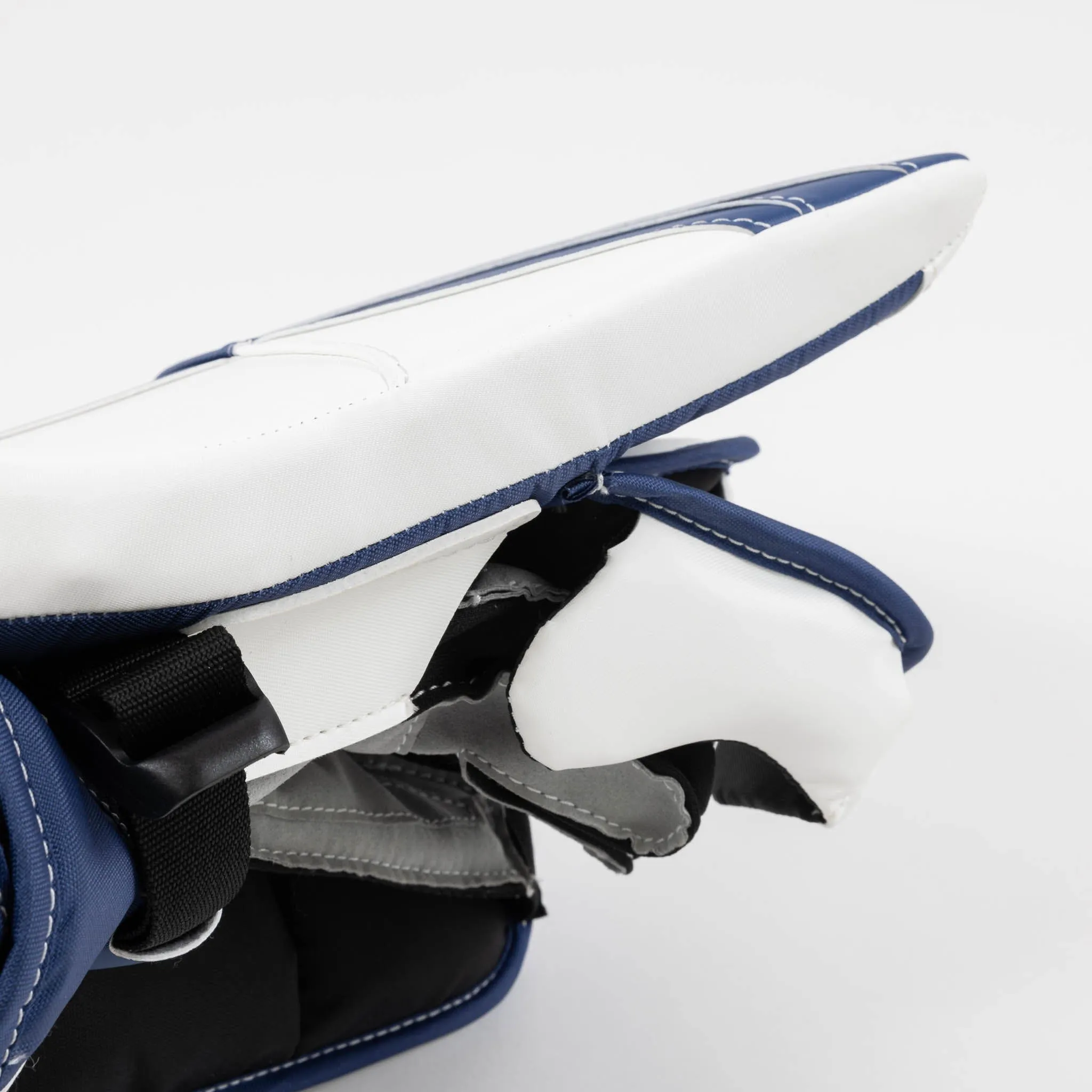 CCM Axis 2.5 Junior Goalie Blocker