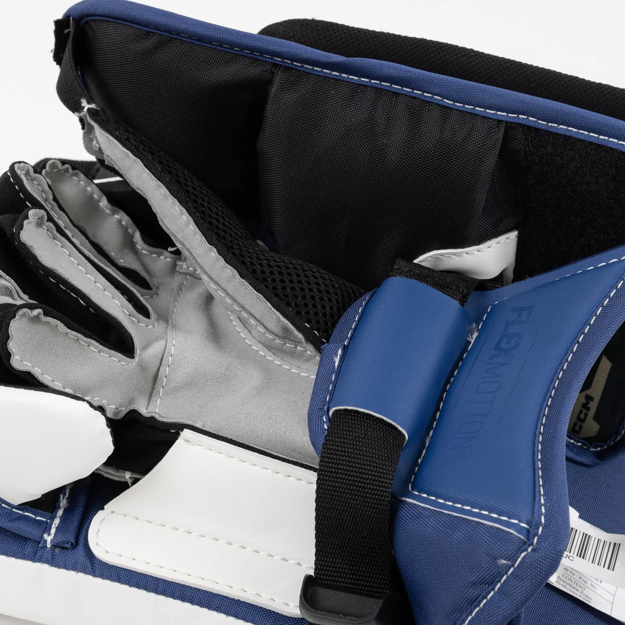 CCM Axis 2.5 Junior Goalie Blocker