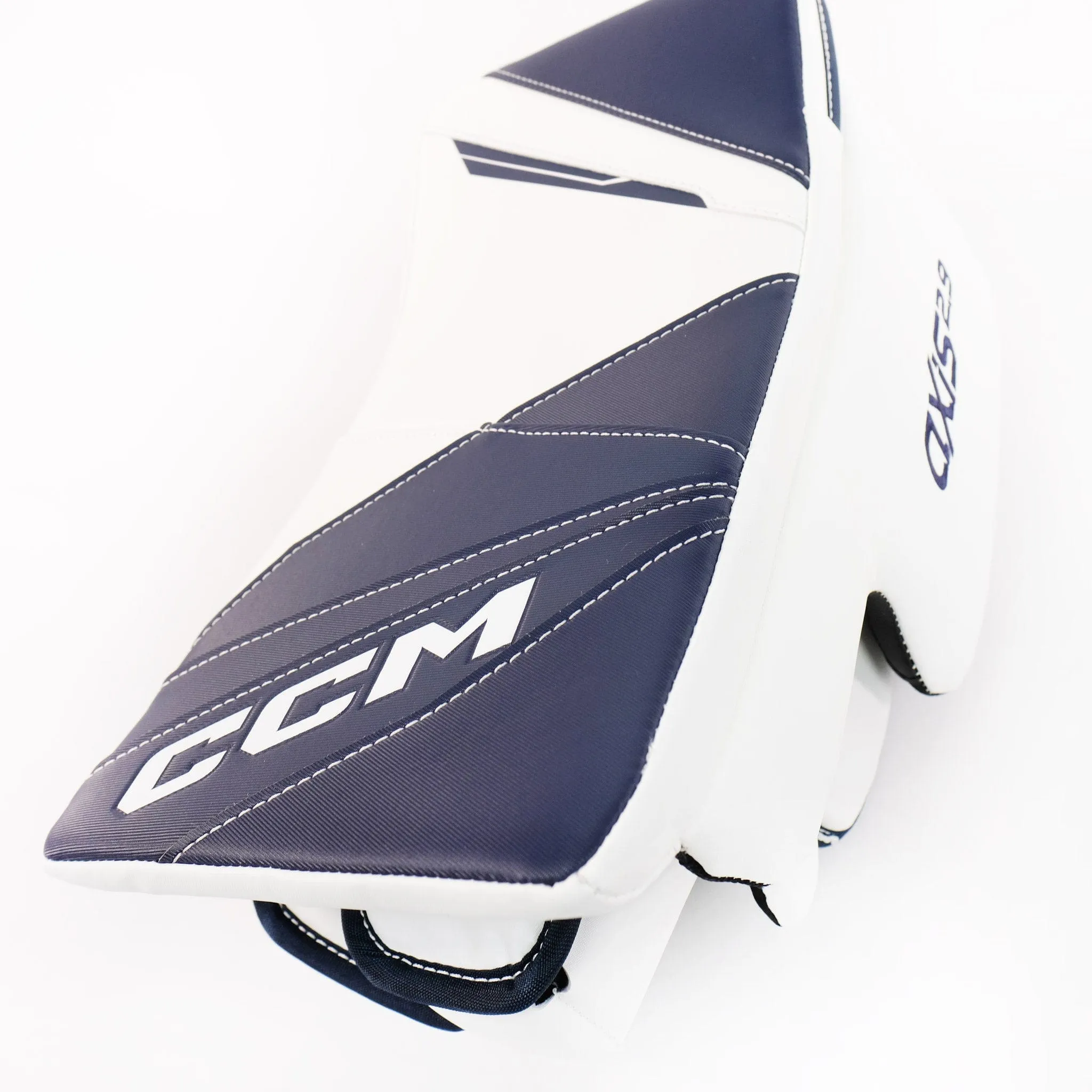 CCM Axis 2.9 Intermediate Goalie Blocker