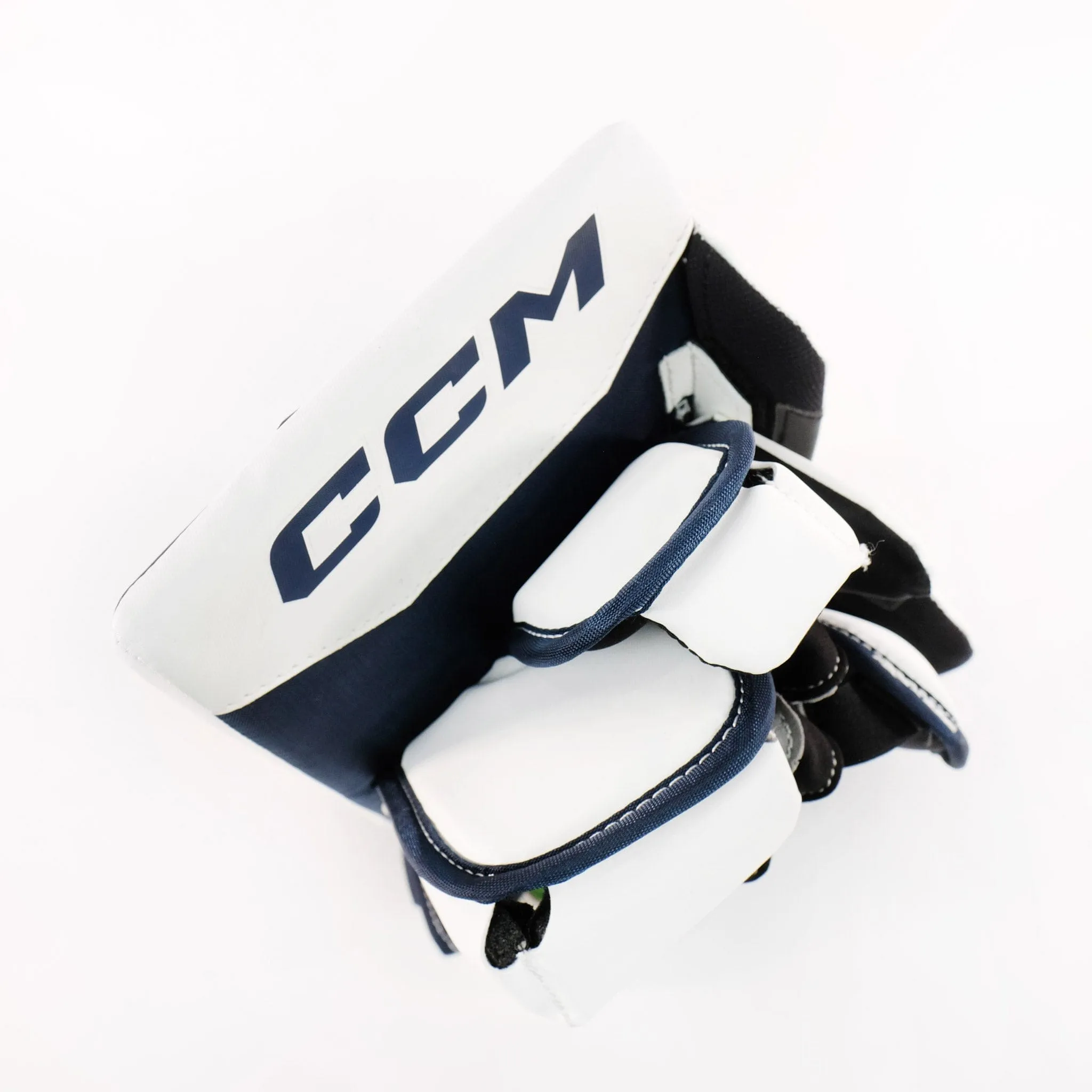 CCM Axis 2.9 Intermediate Goalie Blocker