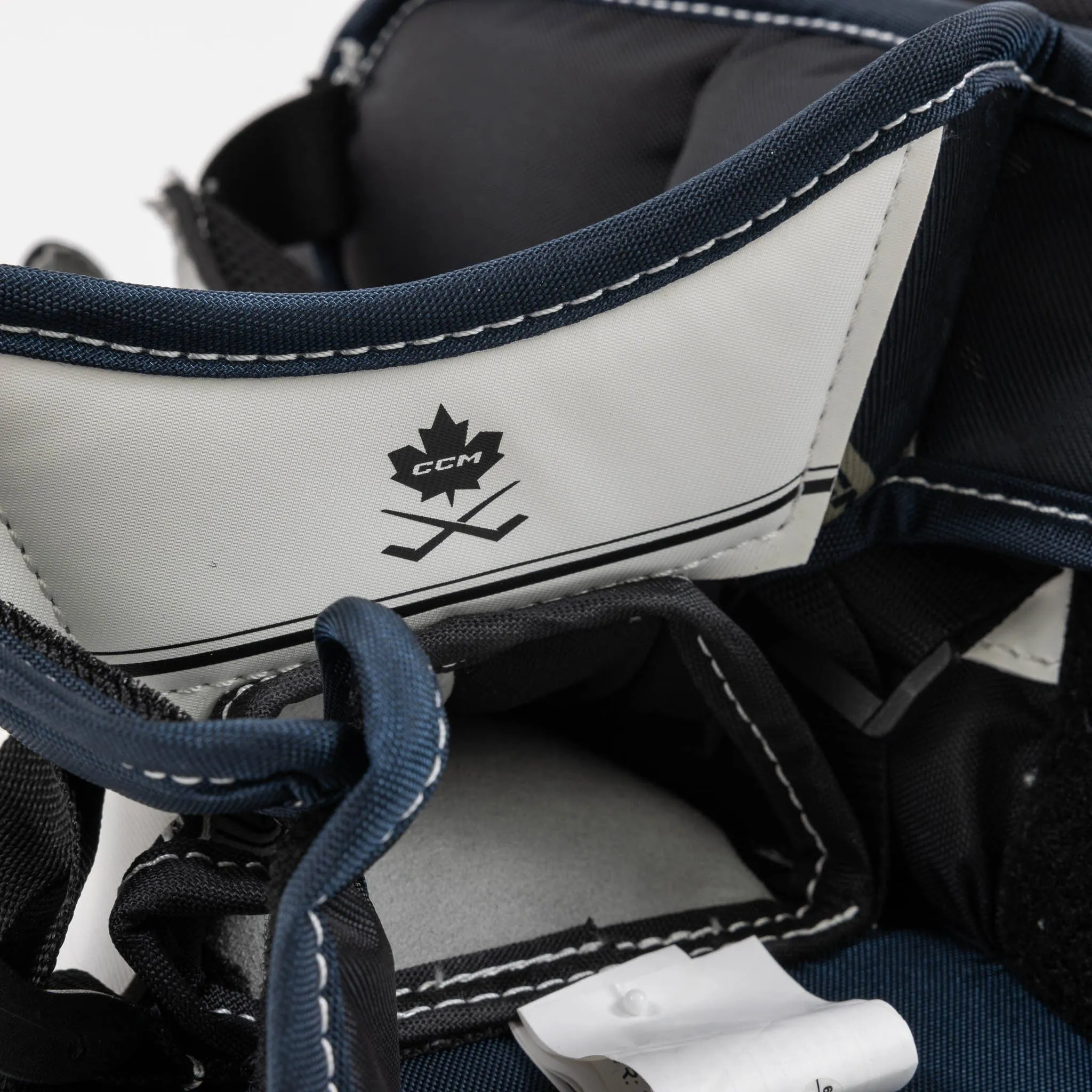 CCM Axis 2.9 Intermediate Goalie Blocker