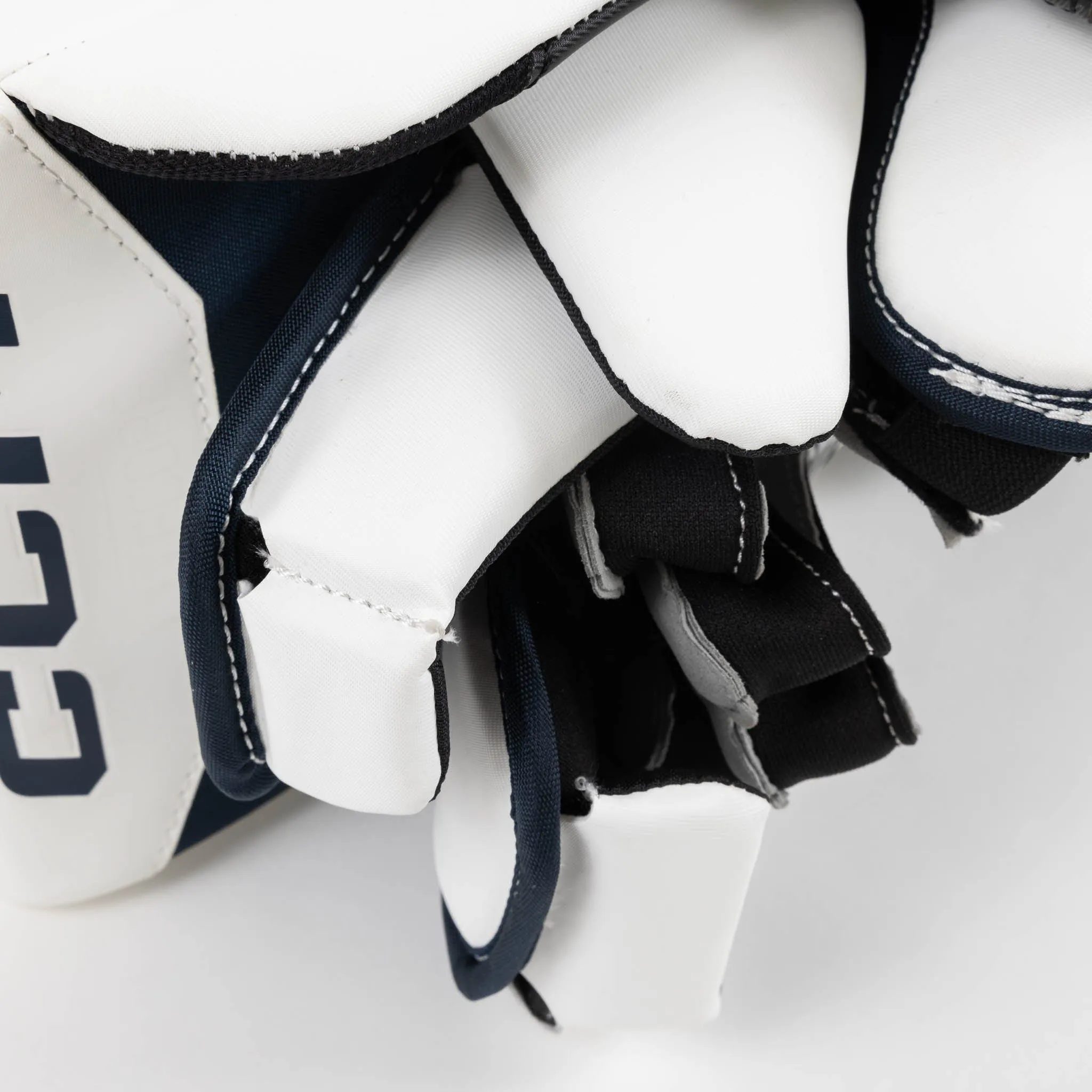 CCM Axis 2.9 Intermediate Goalie Blocker