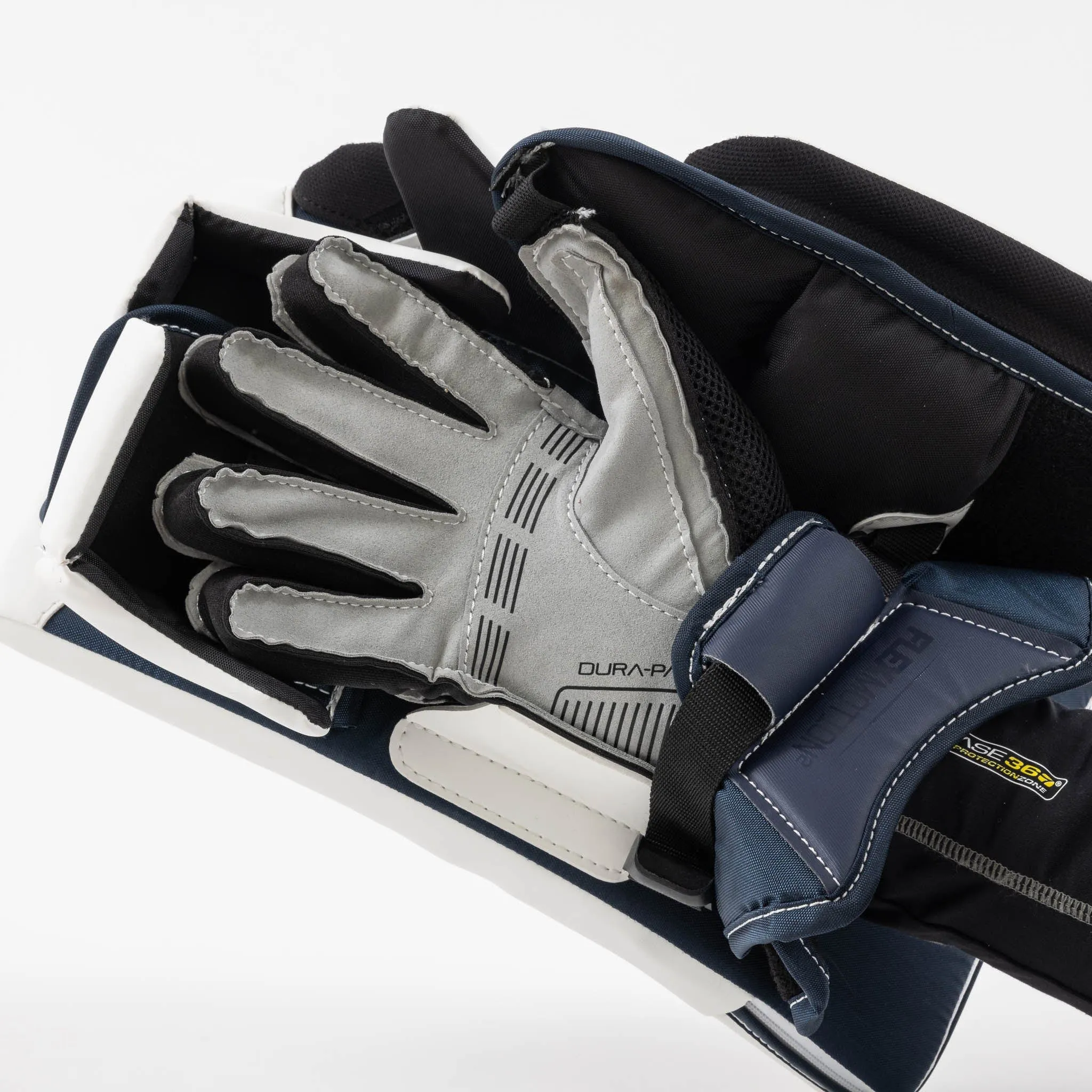 CCM Axis 2.9 Intermediate Goalie Blocker
