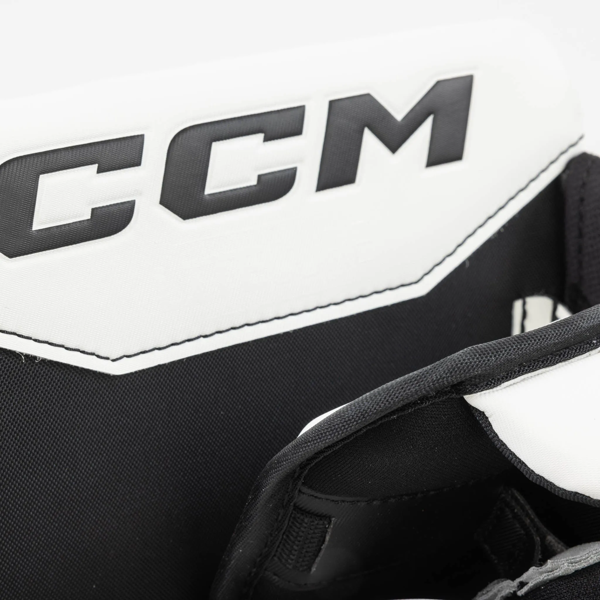 CCM Axis 2.9 Senior Goalie Blocker