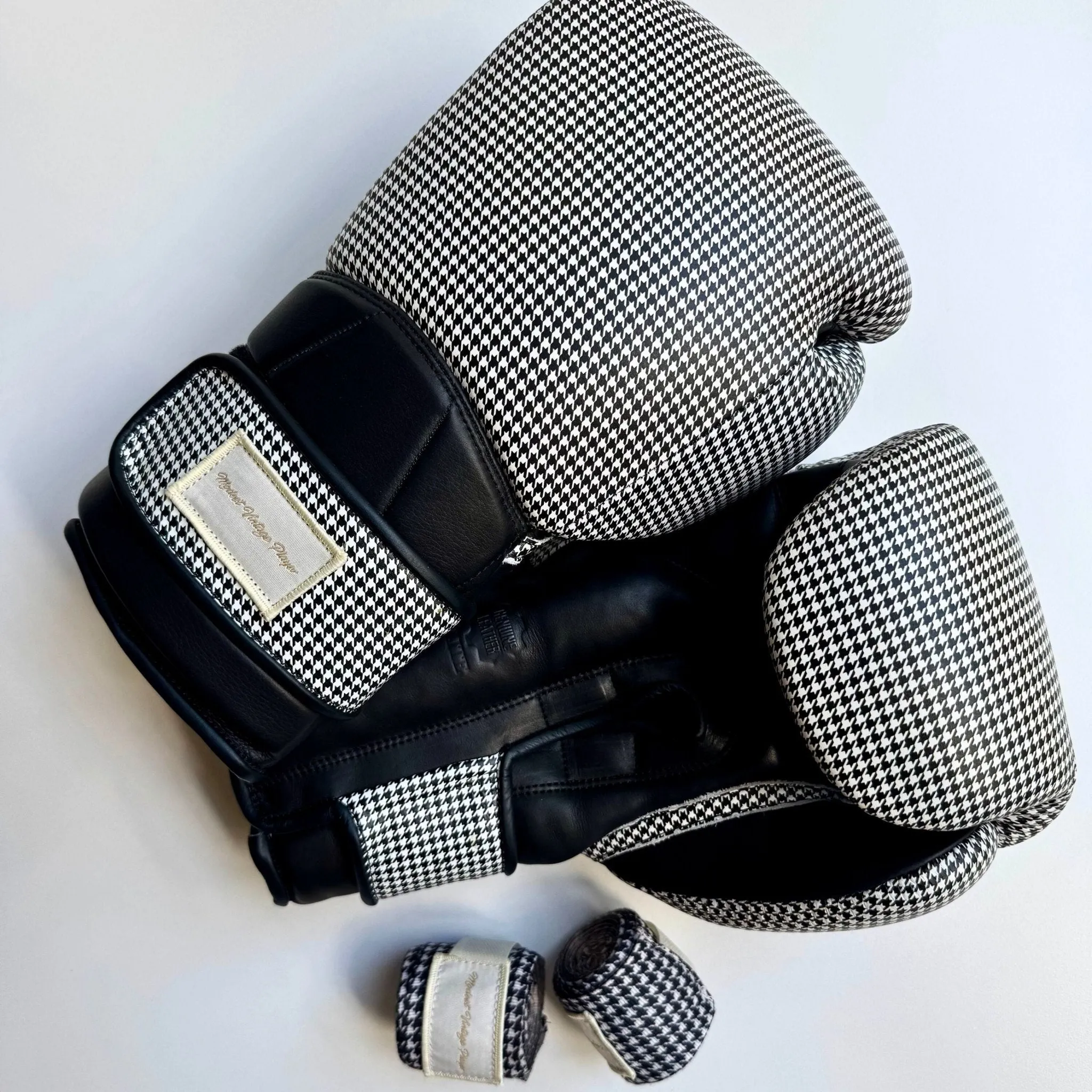 Elite Houndstooth Leather Boxing Gloves (Strap Up) - Black