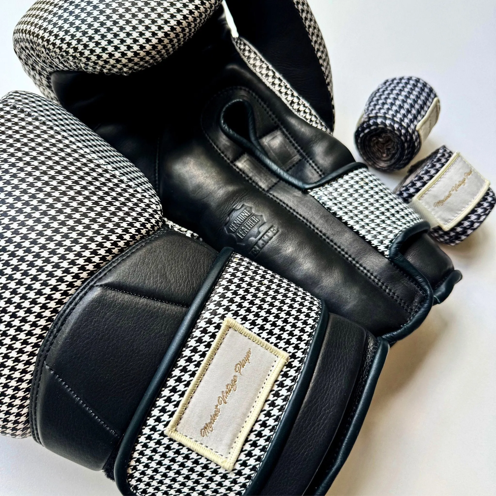 Elite Houndstooth Leather Boxing Gloves (Strap Up) - Black