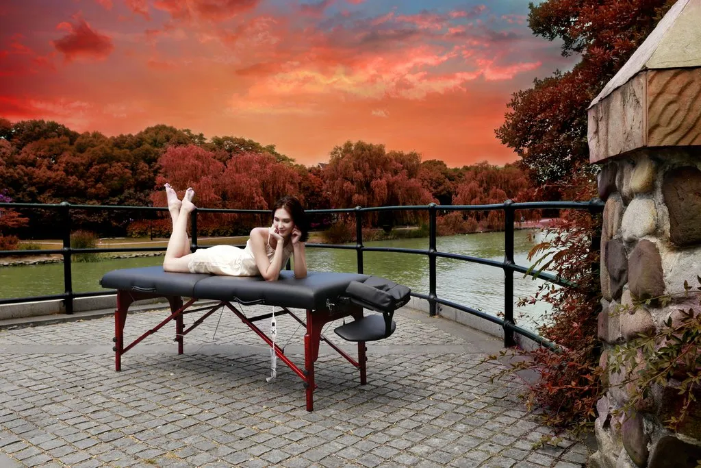 Master Massage 31" MONTCLAIR™ Portable Massage Table Package with Therma-Top