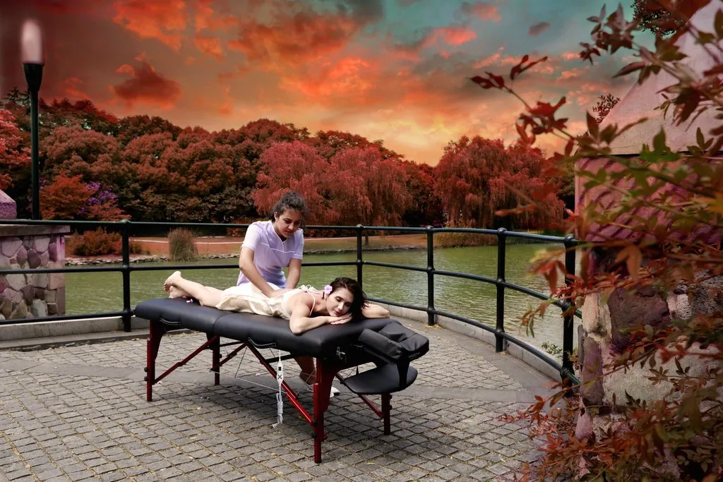 Master Massage 31" MONTCLAIR™ Portable Massage Table Package with Therma-Top