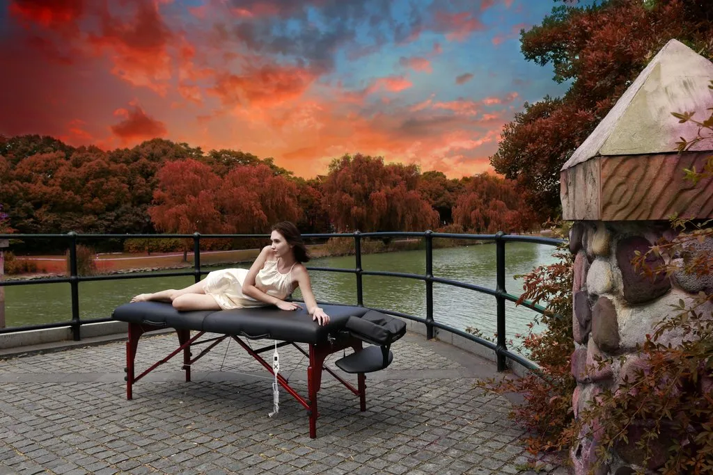 Master Massage 31" MONTCLAIR™ Portable Massage Table Package with Therma-Top