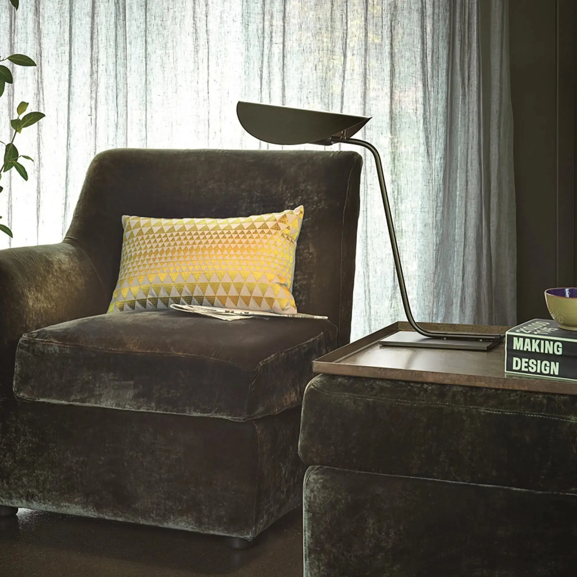 Plume 221 - Table Lamp