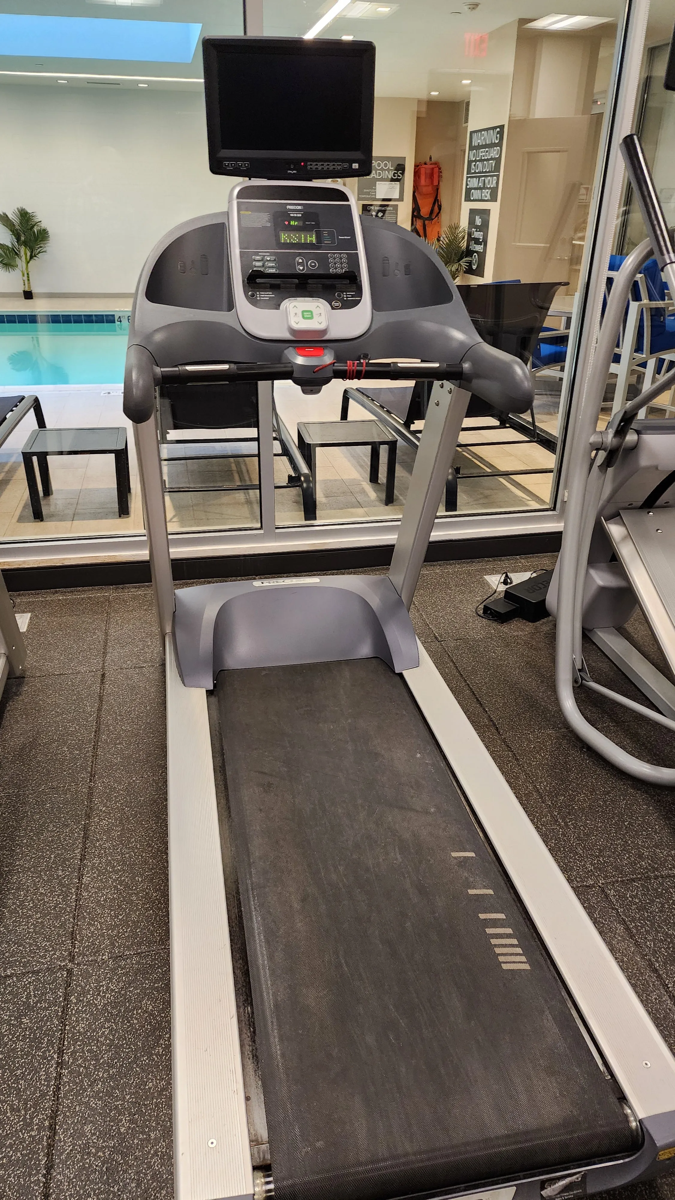 Precor 932i Experience Treadmill