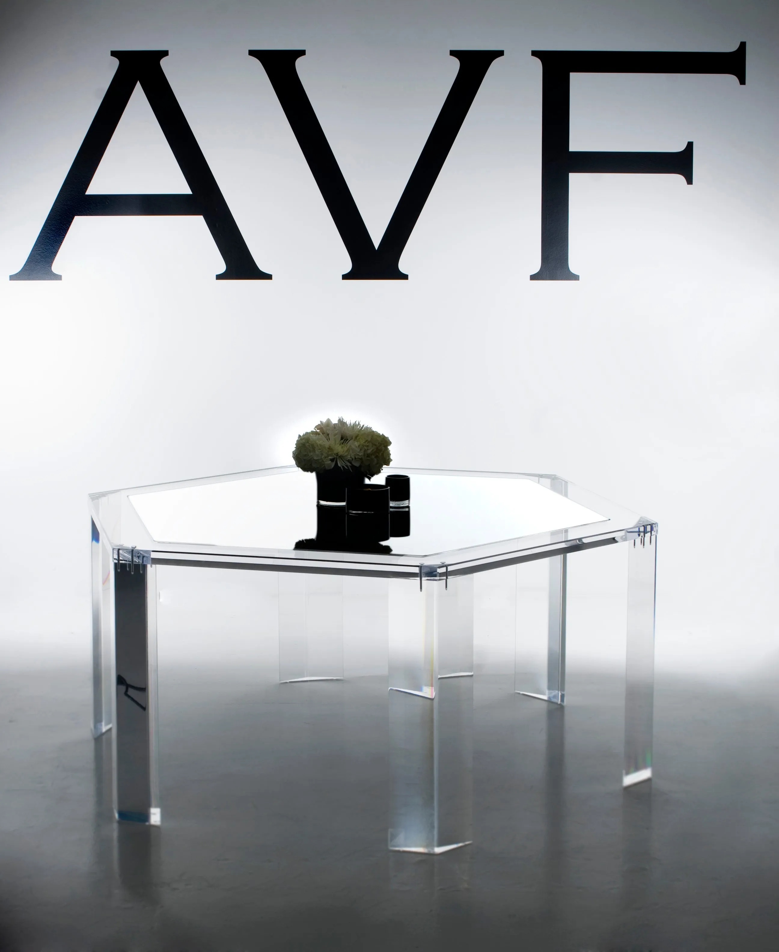 Racketeer Dining Table in Clear with Clear Insert