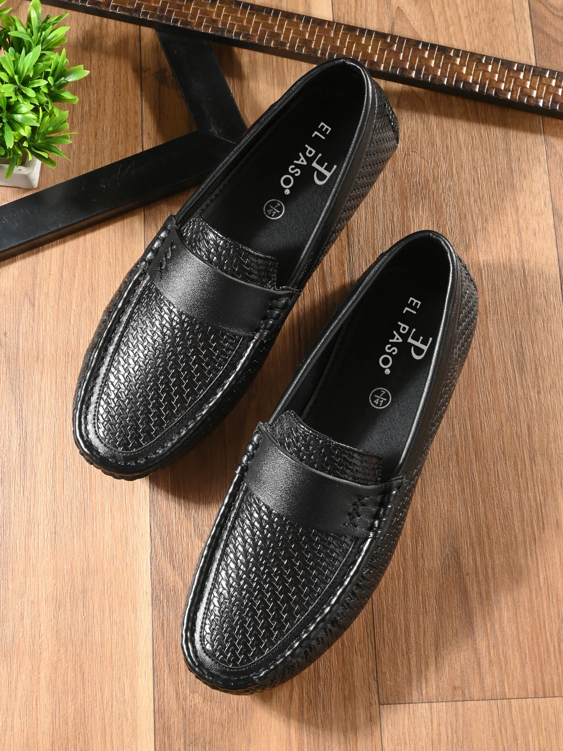 Raven Elegance Texture Slip-On