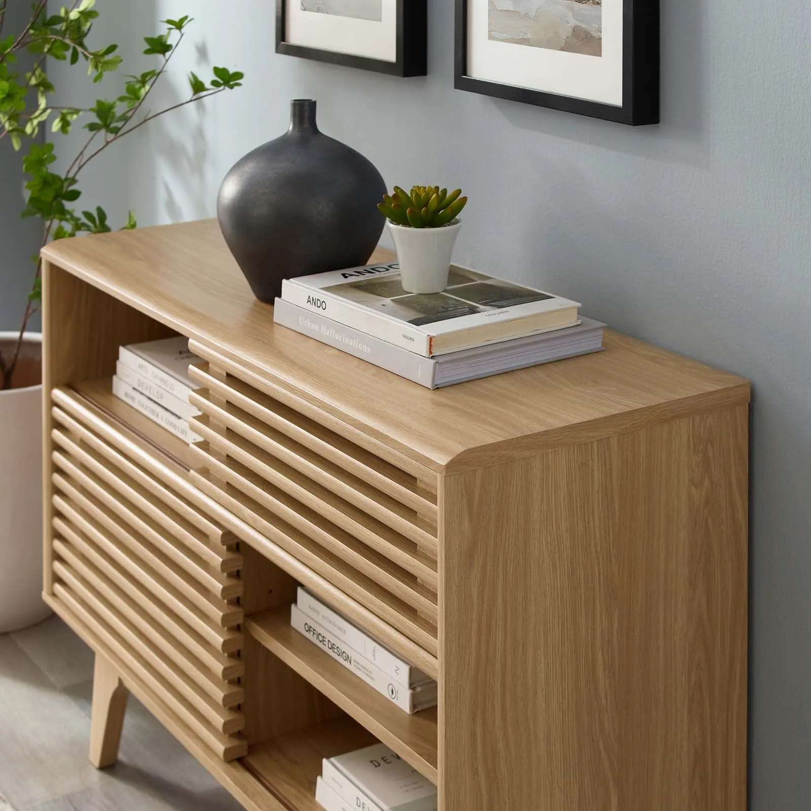 RENDER DISPLAY STAND