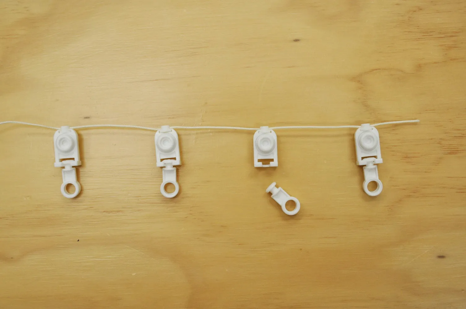 Ripplefold Wheeled Slides with Pendant