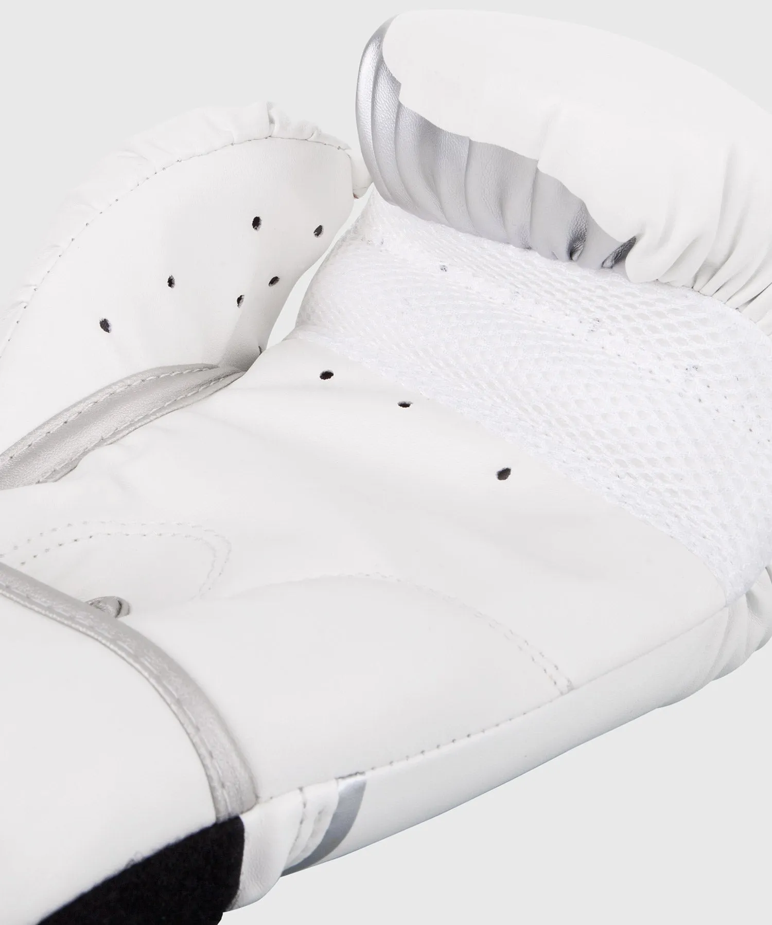 VENUM® CHALLENGER 2.0 BOXING GLOVES